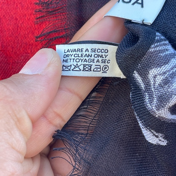 Balenciaga Black and White Swirl Scarf - Picture 5 of 5